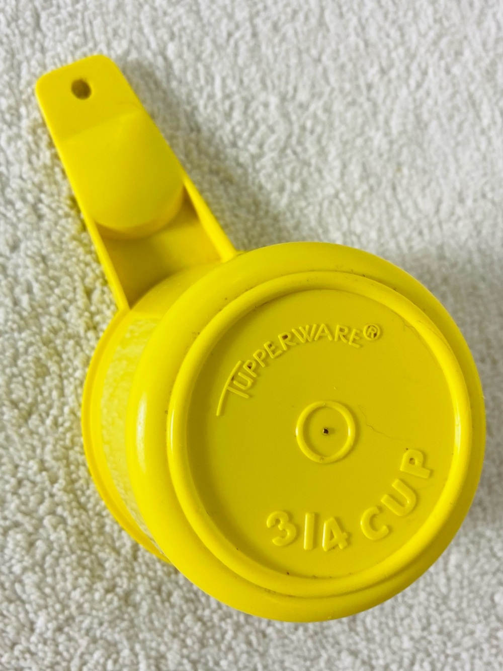 5/$35 Vintage Tupperware Yellow Dry 3/4 Cup Measuring Scoop Replacement Piece